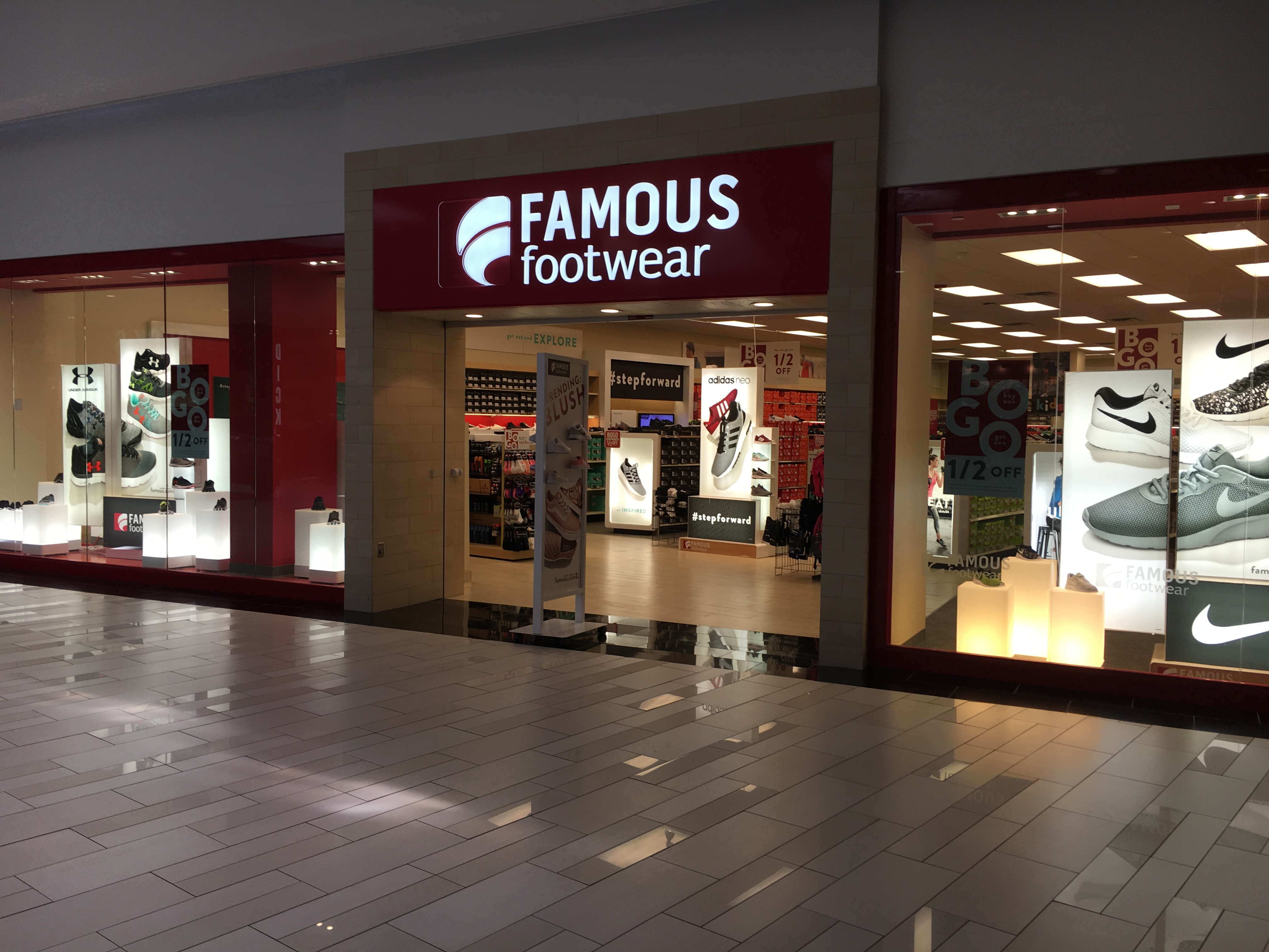famous footwear town center mall