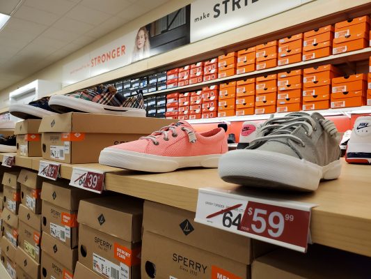 20200717 115540 Famous Footwear