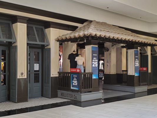 hollister sangertown mall