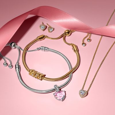 Pandora Campaign 204 Wrapped and ready to give giftsets! EN Image Set 1 1080x1080
